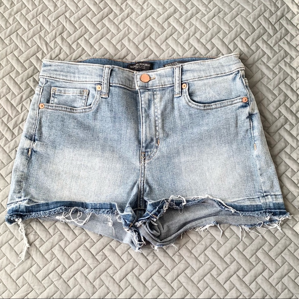 Mid-rise 3” denim shorts